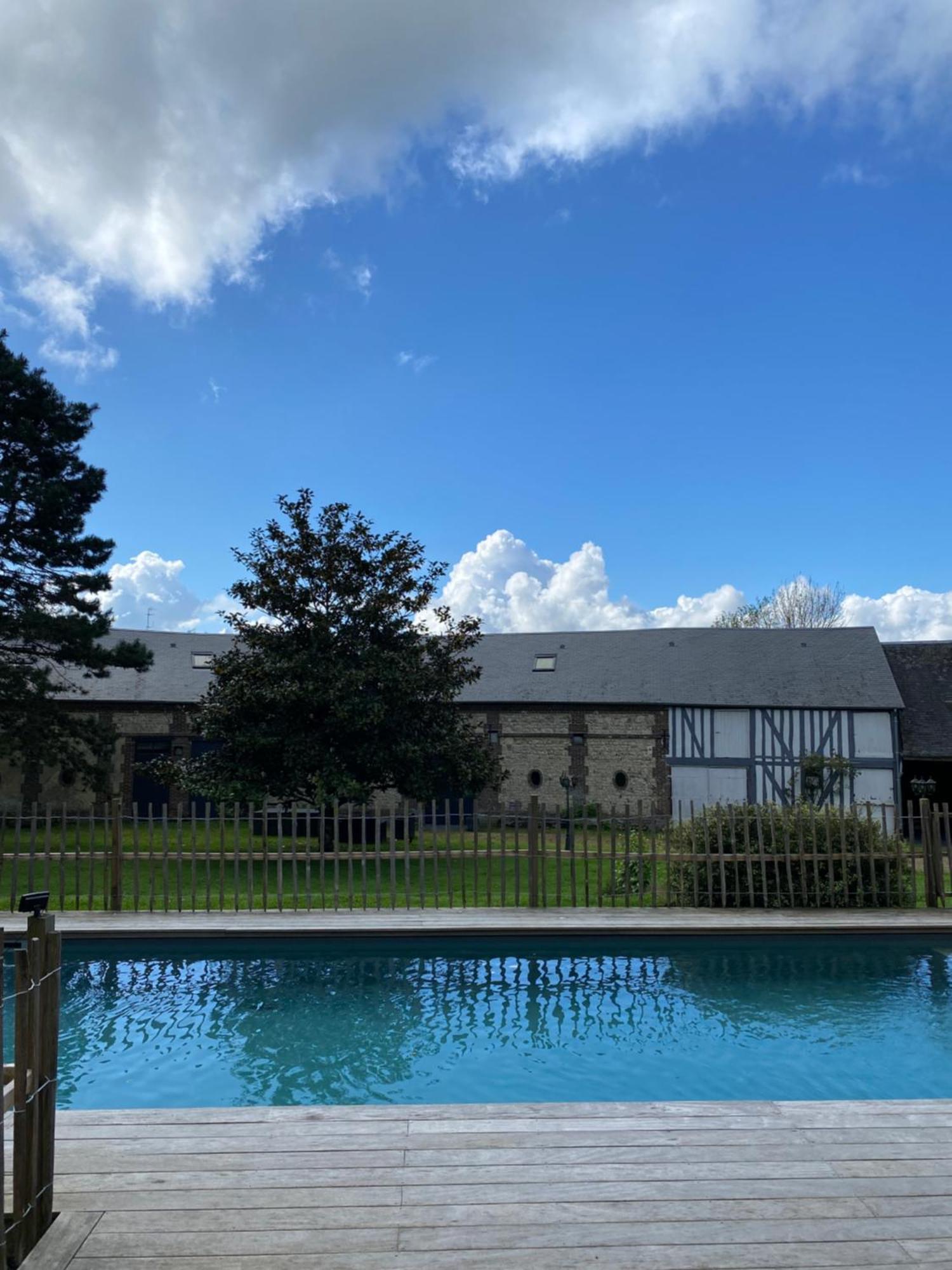 Le Grenier D'Ouilly Au Coeur Du Pays D'Auge - Gite Avec Piscine A 20 Min Des Plages Bagian luar foto